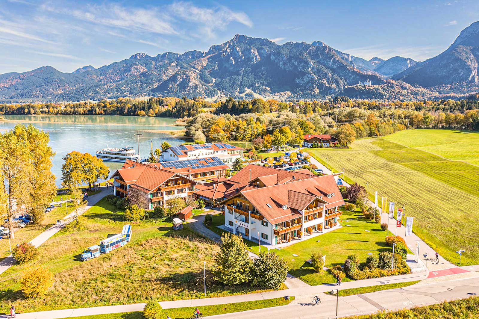 Außenarchitektur Hotelanlage am Forggensee mit Drohne
