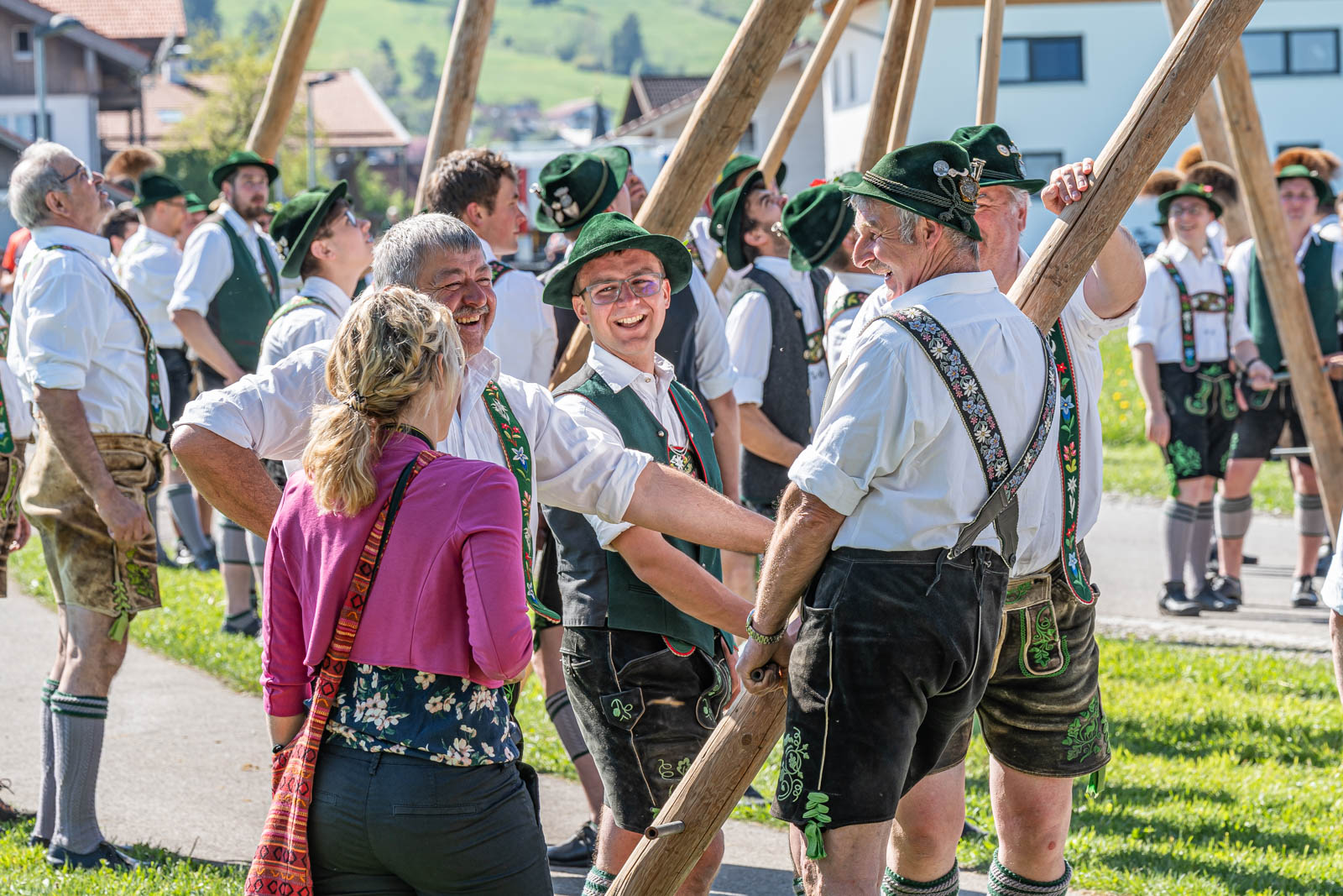 Event_Maibaum-Aufstellen in Buching