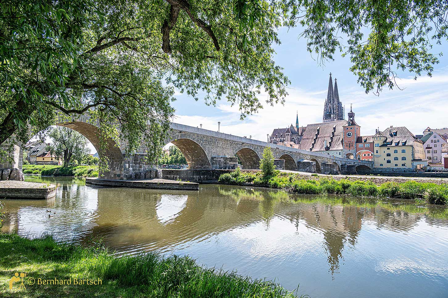 Regensburg_Steinerne-Brücke und Innenstadt